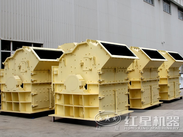 鹅卵石细碎机整齐摆放 鹅卵石细碎机整齐摆放