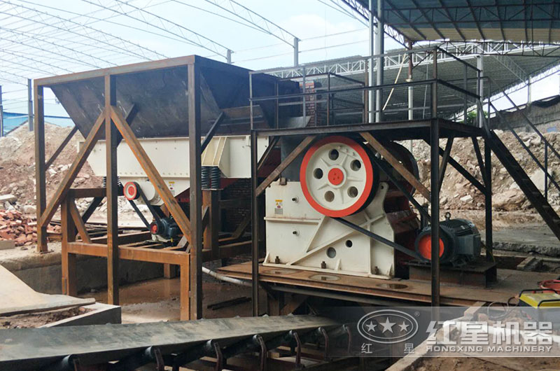 江西客户大型破石机工作现场图片 江西客户大型破石机工作现场图片