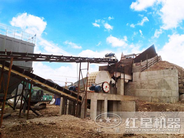 锤式破碎机现场图 锤式破碎机现场图
